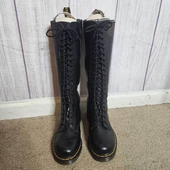 Dr. Martens 20 Eyelet Skull & Roses Knee High Combat Lace Up Boots 11550, sz 7 - Picture 5 of 9